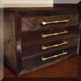 D13. Jewelry box. 